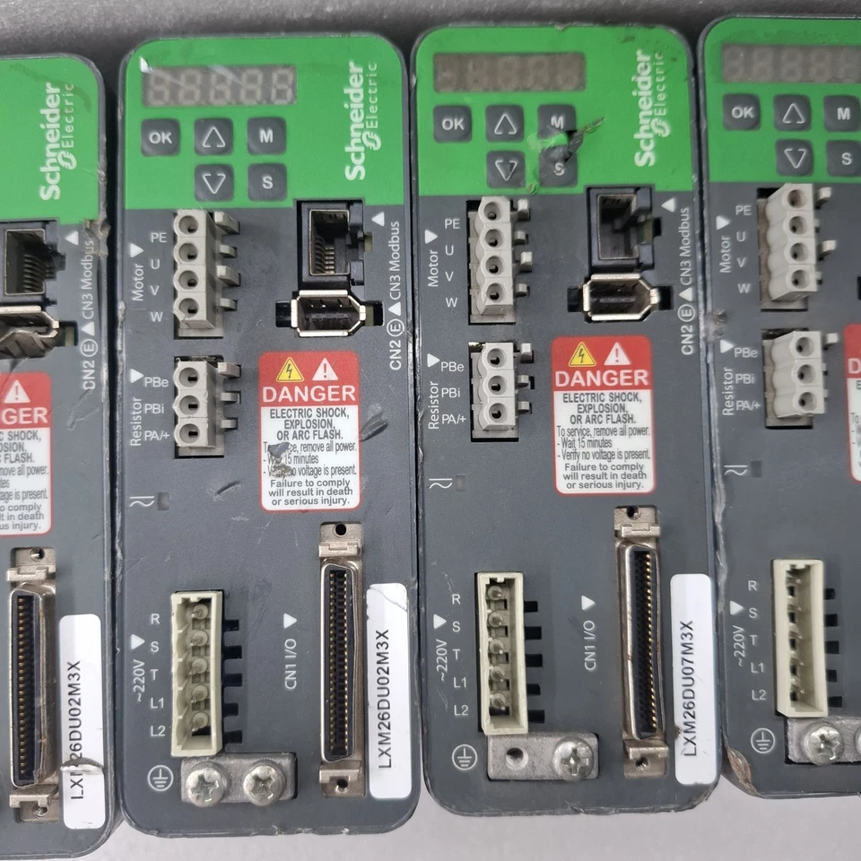 Schneider LXM28AU07M3X, LXM26DU02M3X, LXM26DU02M3X, LXM26DU02M3X, LXM26DU07M3X